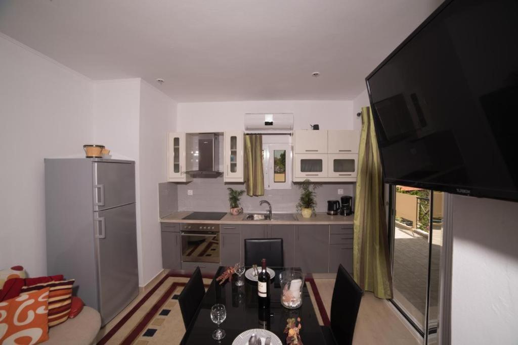 Bodikos Apartments ピツイディア エクステリア 写真